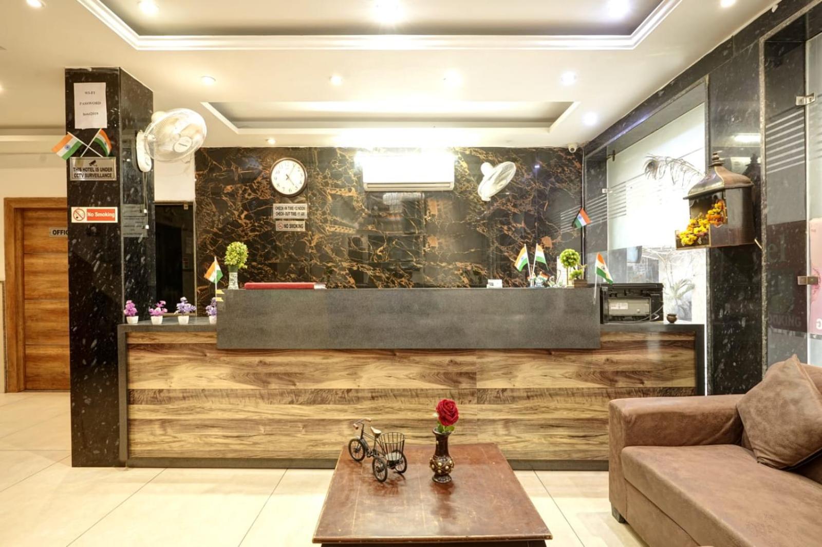 Hotel Aerotech Near Delhi Airport Neu-Delhi Exterior foto